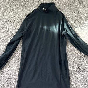 Under armor fitted work out long sleeve top